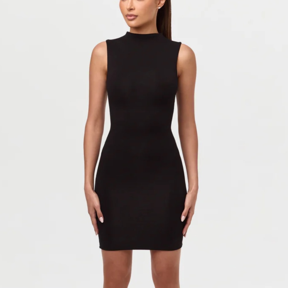 NW SLEEVELESS MINI DRESS Size: Small